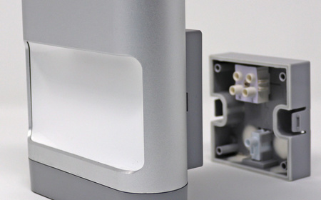 Zewnętrzna lampa naścienna z czujnikiem ruchu theLeda TH-N 2x475 lm 3000K ciepła biel IP55 TH-1020904