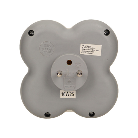 Rozgałęźnik. 3 gniazda 2P+Z z podświetlanym wyłącznikiem ON/OFF OR-AE-1378