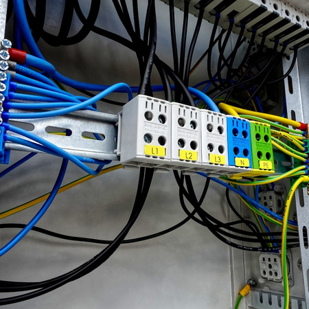 Rozdzielnica budowlana na stojaku OS-S/FI SET 2x32A 1x16A 8x230V gniazda Mennekes zabezpieczenia SIEMENS Doktorvolt DV-6894-D