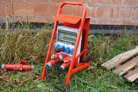 Rozdzielnica budowlana na stojaku zabezpieczenia Siemens pTD-S/FI SET przenośna z gniazdami 32A 16A CEE MENNEKES 4x230V rozdzielnia elektryczna na budowę skrzynka elektryczna z zabezpieczeniem Schuko Doktorvolt DV-6221-D