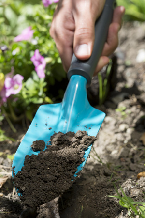 Gardena Zestaw do pielęgnacji ogrodu wycinak do chwastów + łopatka 6cm + łopatka 8cm + rękawice robocze M