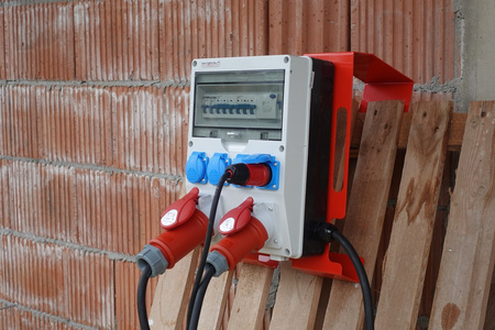 Rozdzielnica budowlana na stojaku z kablem TD-S/FI SET 32A 16A 4x230V Doktorvolt DV-6191-F