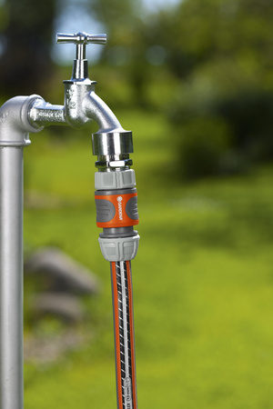 Gardena Zestaw do podlewania Zraszacz AquaZoom L 350 m² + Wąż 25m 3/4" 25 bar + 2x Złączka DVZ-0005