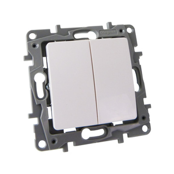 Łącznik świecznikowy podwójny 10A NILOE eco Legrand 764505