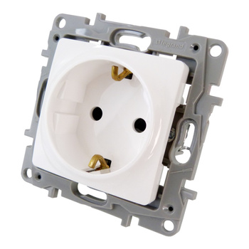 Gniazdo Schuko 2P+E z przesłoną 16A z uziemieniem NILOE Eco Legrand 764529